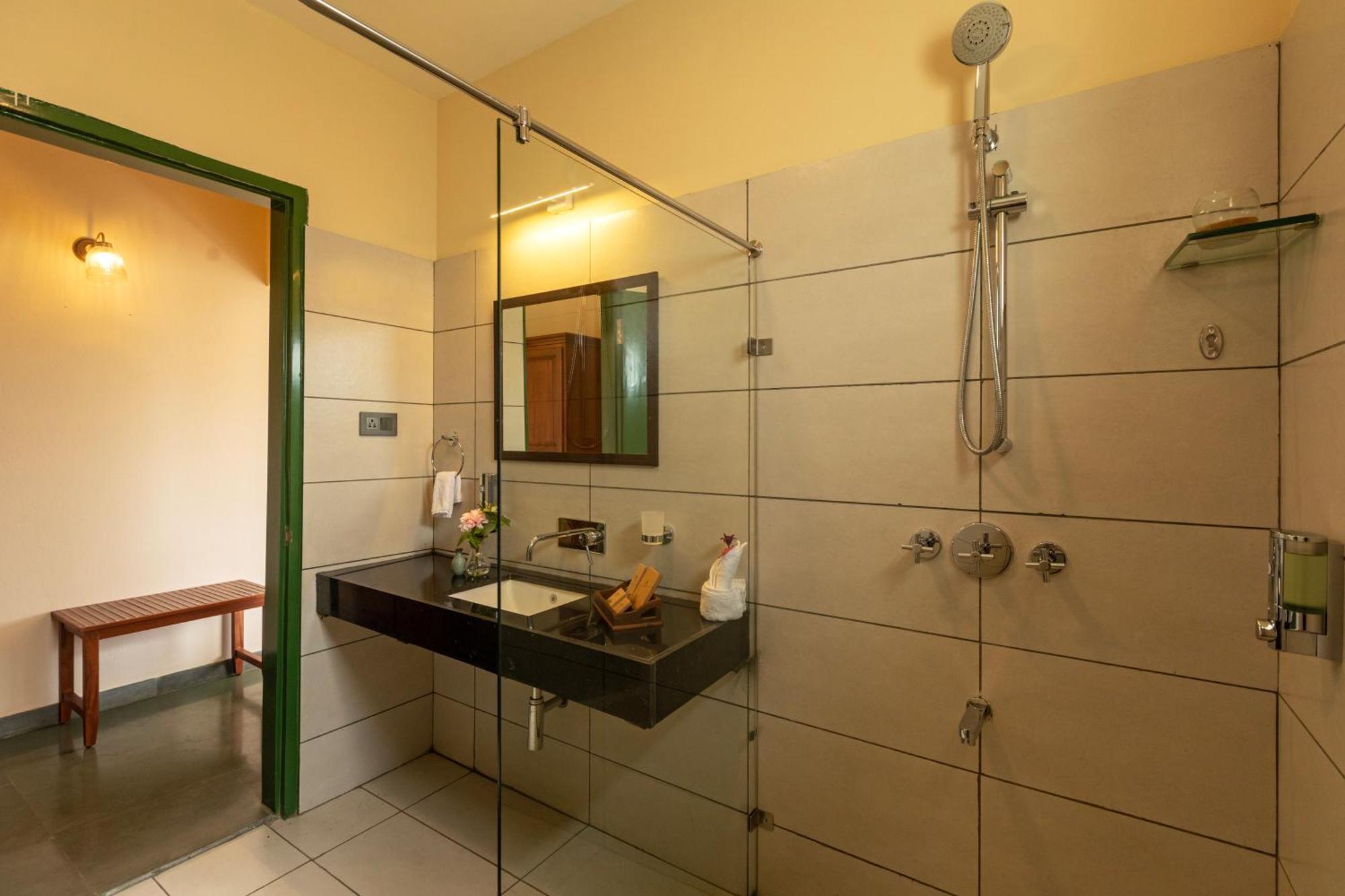 Solitude By Nature Resorts And Stays Котагири Екстериор снимка